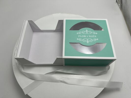 Bom preço Caixa de Papelão Personalizada para Bolo Disponível nos Estilos Gaveta, Formato de Livro e Tampa e Fundo Feita de Papel Couché Acoplado a Papelão Cinza online