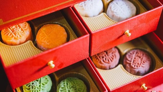 Bom preço Caixa elegante dura de empacotamento do Mooncake do presente da parte superior da aleta da caixa da cookie da cor de CMYK 4 on-line