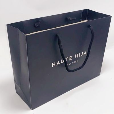 Bom preço O presente reciclado elegante ensaca sacos personalizados cartão de Kraft com placa inferior on-line