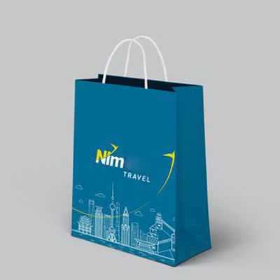 Bom preço 210gsm imprimiu os sacos de papel brancos reciclados CMYK dos sacos de papel ou a cor de Pantone on-line